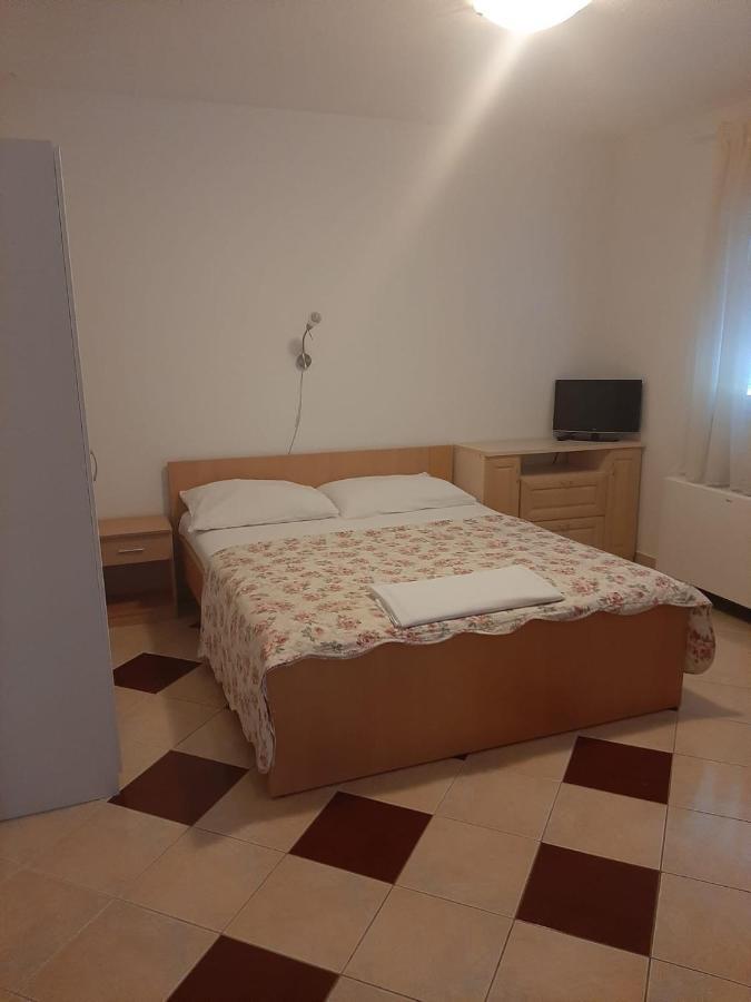 Apartments Nina Проманья Экстерьер фото